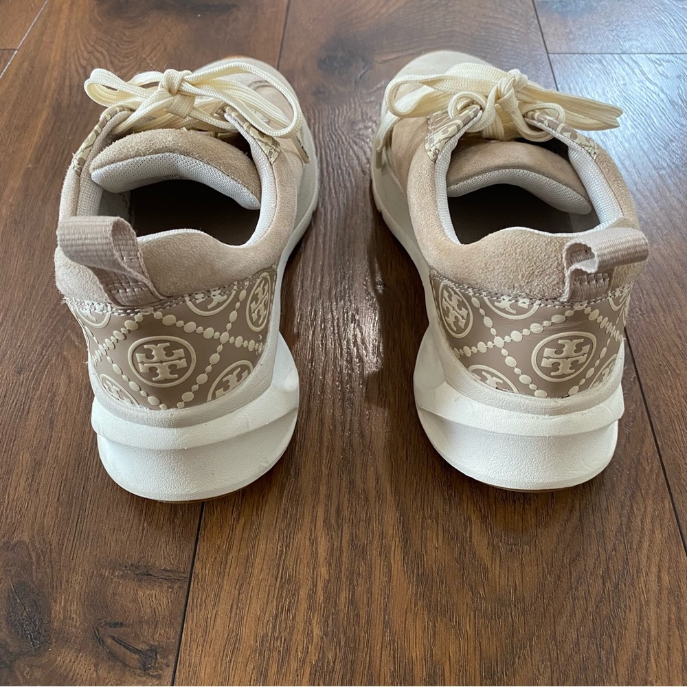 Tory Burch T Monogram Good Luck Trainer Sneakers Beige 8.5 - Picture 4 of 11